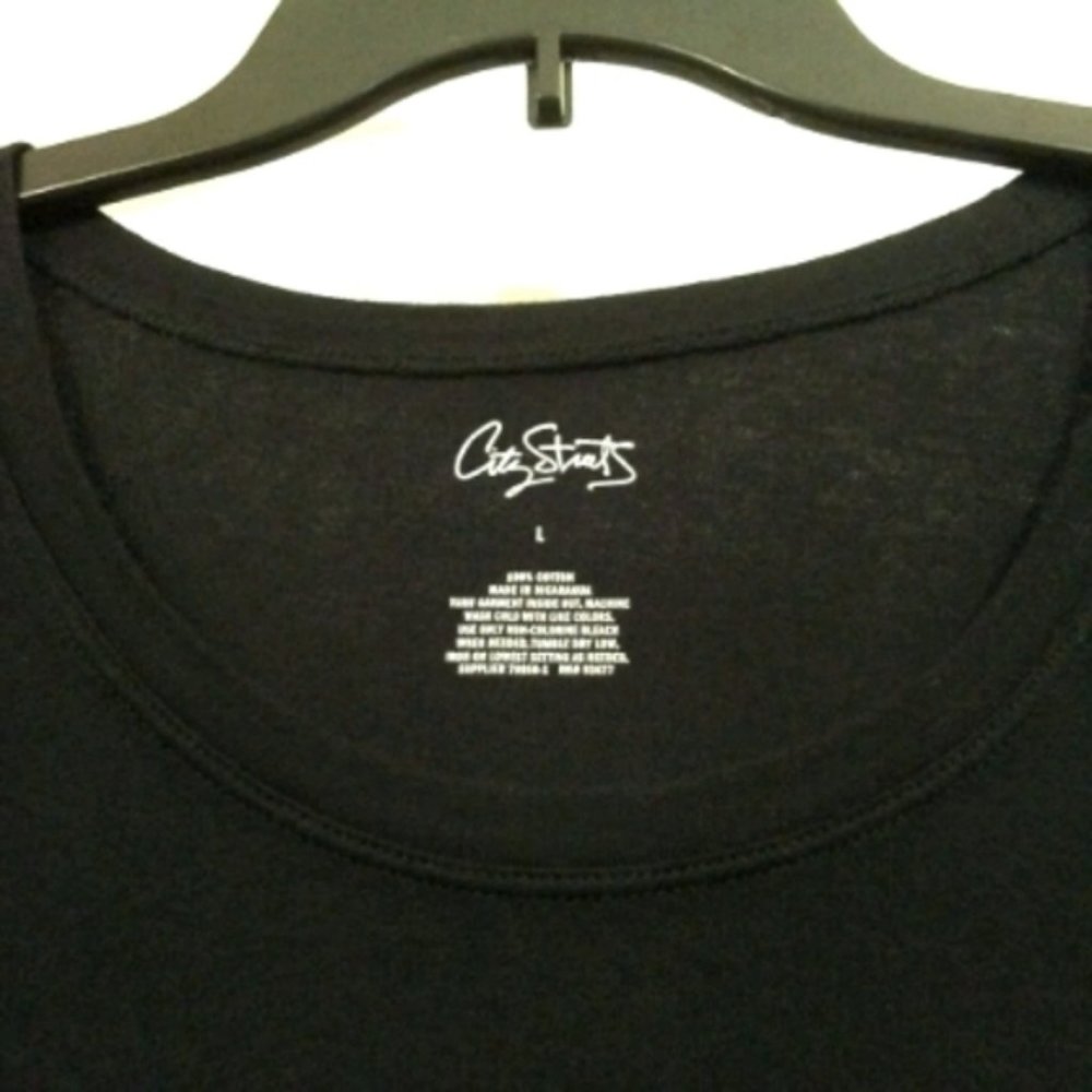 A Black & White Graphic Color Shirt. - Picture 2 of 4